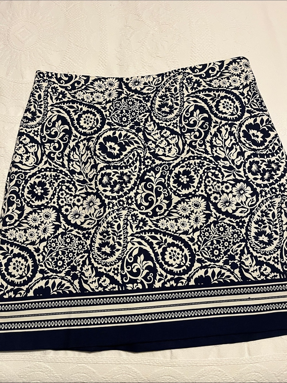 Talbots navy and white print skirt size 12 perfect condition